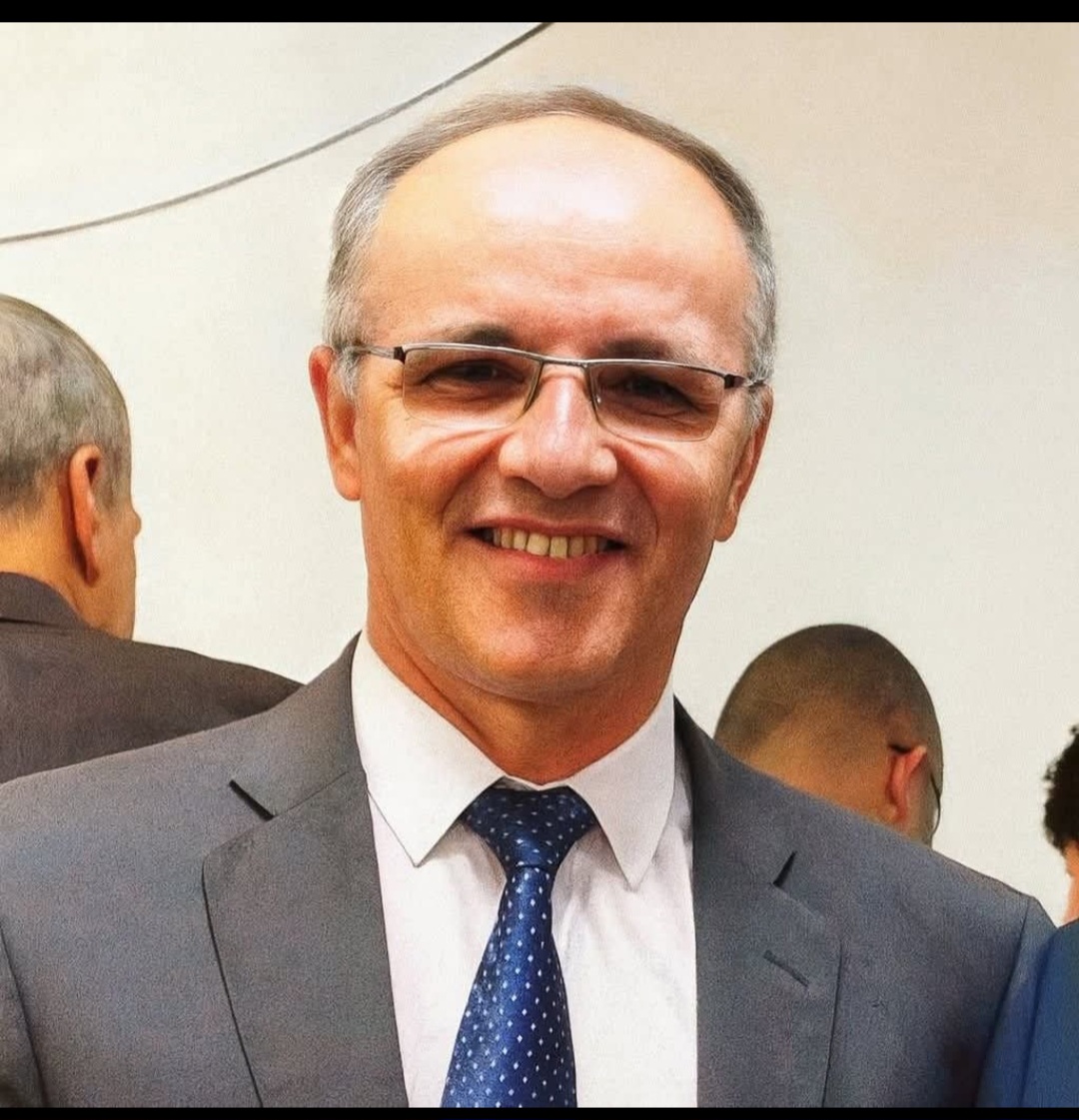 صورة العميد